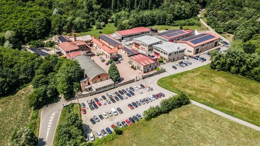 veduta aerea di uno stabilimento