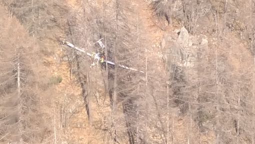 Aliante si schianta sul Colle del Lys: pilota praticamente illeso Aliante si schianta sul Colle del Lys: pilota praticamente illeso