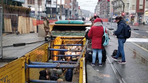 La bomba &quot;saluta&quot; Torino con tre ore di anticipo: operazioni concluse poco prima delle 14