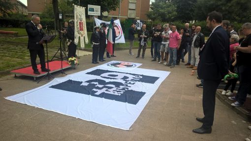 Grugliasco, commemorazione vittime dell’Heysel: “Nessuno muore veramente se vive nel cuore di chi resta” [FOTO]