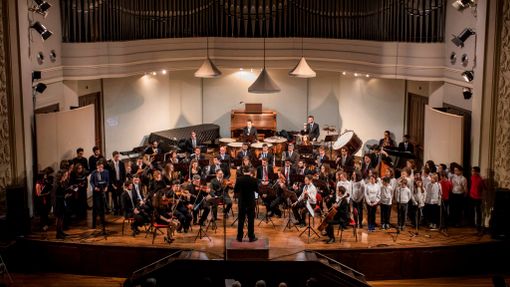 Stasera al Conservatorio il Coro Collegio Einaudi e l’Ensemble Collegio Einaudi nel “Concerto degli Auguri”