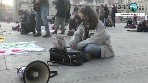 Scuola, un'aula simbolica in piazza Castello per seguire le lezioni in dad: gli studenti pronti alla protesta