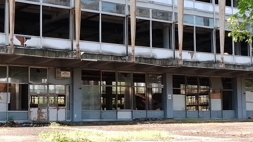 Palazzo del Lavoro in corso Unità d'Italia Palazzo del Lavoro in corso Unità d'Italia