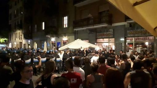 La lunga notte della polemica social dopo gli scontri di piazza Santa Giulia La lunga notte della polemica social dopo gli scontri di piazza Santa Giulia