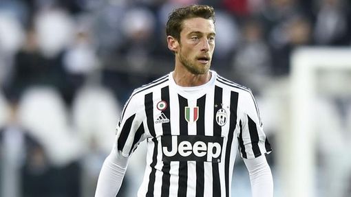 Rapinatori nella villa di Marchisio: ladri armati di pistola si fanno consegnare orologi e gioielli Rapinatori nella villa di Marchisio: ladri armati di pistola si fanno consegnare orologi e gioielli