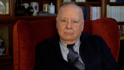 Auto elettriche, parola al prof emerito: &quot;Hanno senso nei paesi in cui l'energia prima è a buon mercato&quot; [VIDEO]