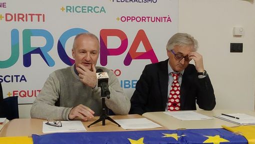 Referendum Tav, Radicali e +Europa: "60 giorni di silenzio dal Comune dopo la consegna di 1.000 firme raccolte" Referendum Tav, Radicali e +Europa: "60 giorni di silenzio dal Comune dopo la consegna di 1.000 firme raccolte"