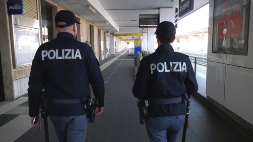 Uomo troppo vicino ai binari: circolazione sospesa per due ora sulla Torino-Milano