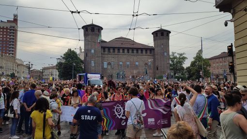 La grande festa del Pride torna a unire Torino, &quot;Queer e ora&quot;, sotto la bandiera dei diritti