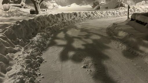 Strada del Moncenisio chiusa, il sindaco Carena scrive in Prefettura: "Il paese risulta in questo modo isolato" Strada del Moncenisio chiusa, il sindaco Carena scrive in Prefettura: "Il paese risulta in questo modo isolato"