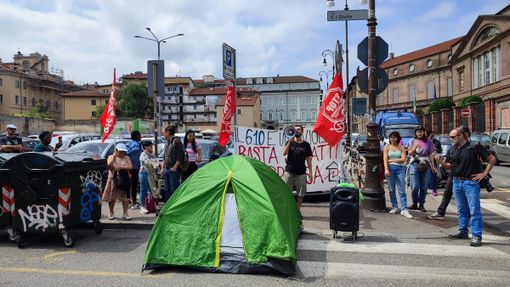 in tenda contro gli sfratti