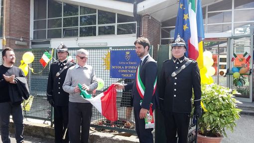L'intitolazione della scuola "Sole" nel maggio 2017 L'intitolazione della scuola "Sole" nel maggio 2017