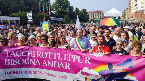 Torino Pride 2023 con il sindaco Lo Russo in prima fila