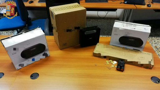 Rubano materiale elettronico destinato alla Dad: arrestati per furto aggravato Rubano materiale elettronico destinato alla Dad: arrestati per furto aggravato