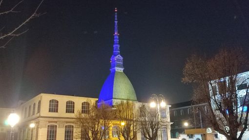 Sabato 25 marzo la Mole si illuminerà con i colori della Grecia