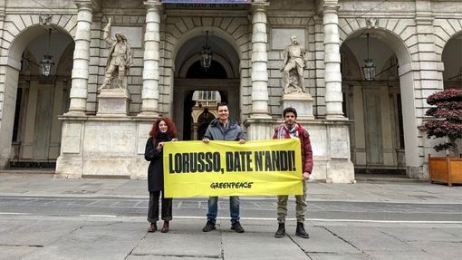"Lo Russo Date n'andi": lo striscione di Greenpeace per il sindaco di Torino