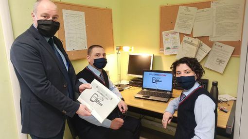 agenti della municipale fanno lezione su Meet agenti della municipale fanno lezione su Meet