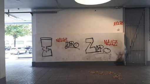 Imbrattati i muri del mercato coperto di via Plava. Ma Mirafiori non si arrende