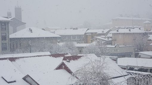 neve sui tetti neve sui tetti