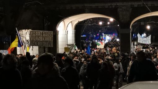 No Green Pass in piazza Castello No Green Pass in piazza Castello