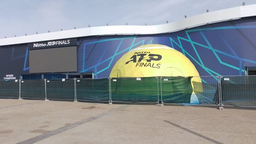Atp Finals, un'enorme palla da tennis sorge di fronte al Pala Olimpico: l'attesa è (quasi) finita