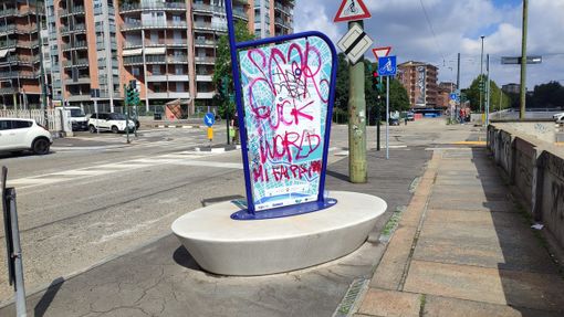 Il triste naufragio delle panchine lungo la Dora Il triste naufragio delle panchine lungo la Dora