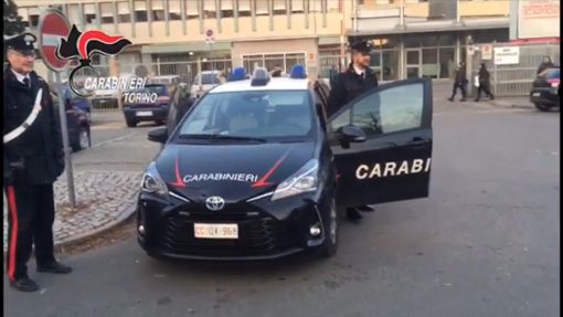 Parcheggiatori abusivi, blitz dei carabinieri davanti al Giovanni Bosco [VIDEO]