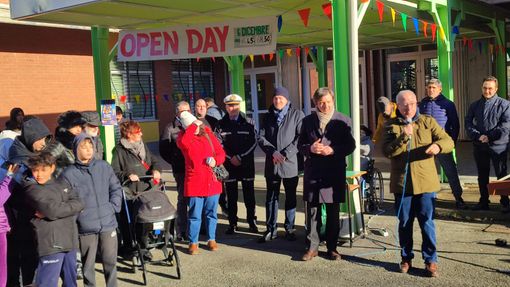 Il presepe multiculturale di Aurora “migra” alla Scuola Primaria di via Cecchi: “I bambini sono il futuro” Il presepe multiculturale di Aurora “migra” alla Scuola Primaria di via Cecchi: “I bambini sono il futuro”
