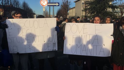 "Al Copernico Luxemburg di Torino gli studenti sono considerati ghiaccioli"