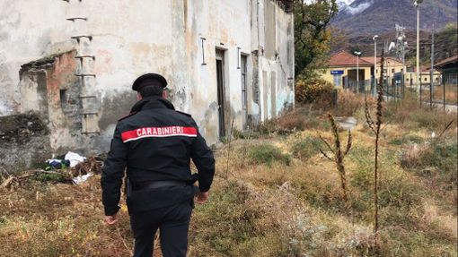 Rapinatore seriale ci ricasca: arrestato dai carabinieri di Susa dopo un colpo in tabaccheria (VIDEO)