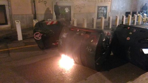 Corteo anti G7 a Torino, dopo i momenti di tensione tra manifestanti e forze dell'ordine, alle 22 la ripartenza (FOTO, VIDEO E AGGIORNAMENTI CONTINUI)