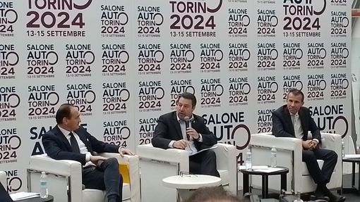 Incentivi auto, Salvini: &quot;Basta soldi degli operai torinesi per pagare i conti di aziende cinesi&quot;