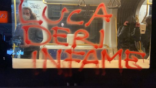 Sgombero La Molla: corteo anarchico a Barriera di Milano Sgombero La Molla: corteo anarchico a Barriera di Milano