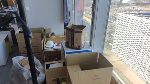 zona con oggetti ammassati zona con oggetti ammassati