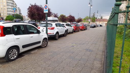 Sosta selvaggia: “Quando c’è un concerto o una partita è il caos” Sosta selvaggia: “Quando c’è un concerto o una partita è il caos”