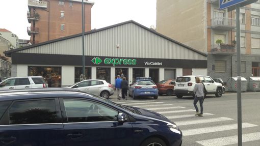 Cit Turin, rapina al supermercato di via Cialdini Cit Turin, rapina al supermercato di via Cialdini