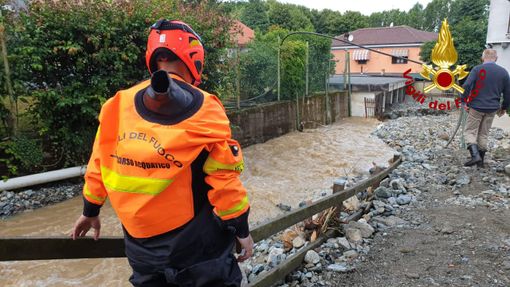 Maltempo e disagi: frana sulla strada verso Pino Torinese, si passa dal Pino Vecchio. Allagamenti a San Mauro Maltempo e disagi: frana sulla strada verso Pino Torinese, si passa dal Pino Vecchio. Allagamenti a San Mauro