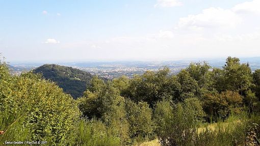 Un panorama mozzafiato delle Alpi Biellesi
