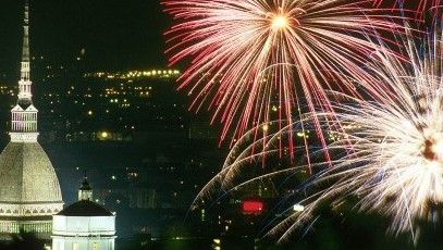 Addio ai Fuochi di San Giovanni: quest'anno saranno sostituiti da droni luminosi Addio ai Fuochi di San Giovanni: quest'anno saranno sostituiti da droni luminosi