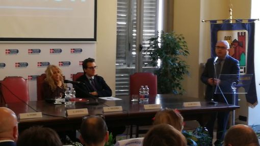 Montanari: "Sindaci in prima fila, ma spesso lasciati soli e senza risorse dallo Stato" (VIDEO) Montanari: "Sindaci in prima fila, ma spesso lasciati soli e senza risorse dallo Stato" (VIDEO)