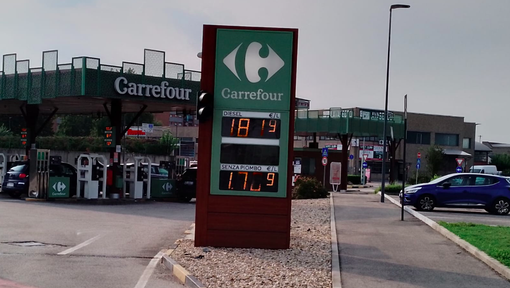 benzinaio - foto d'archivio benzinaio - foto d'archivio