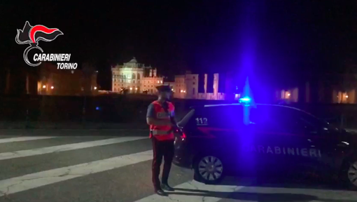 Ruba l’auto del padre, 15enne rischia di investire un carabiniere durante un posto di blocco: denunciato Ruba l’auto del padre, 15enne rischia di investire un carabiniere durante un posto di blocco: denunciato