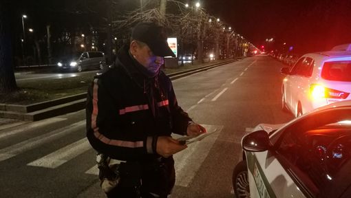 Controlli nella notte dei vigili urbani: 20 contravvenzioni e tre persone ubriache al volante Controlli nella notte dei vigili urbani: 20 contravvenzioni e tre persone ubriache al volante