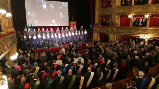 Applausi e Inno di Mameli per Mattarella: prende il via la giornata torinese del Presidente della Repubblica
