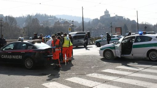 Ragazzo ucciso ai Murazzi: si cerca un uomo di 30-35 anni Ragazzo ucciso ai Murazzi: si cerca un uomo di 30-35 anni