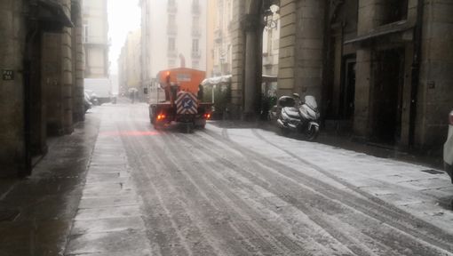 mezzo spargisale in azione