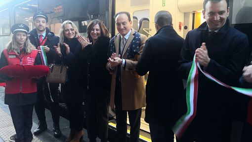 Trasporti, Valle e Avetta (Pd): "Sui nuovi treni la Giunta regionale se la canta e se la suona da sola" Trasporti, Valle e Avetta (Pd): "Sui nuovi treni la Giunta regionale se la canta e se la suona da sola"