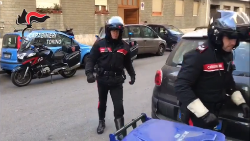 Un appartamento di Santa Rita era diventato uno spaccio di droga aperto 24 ore su 24: due arresti [VIDEO]