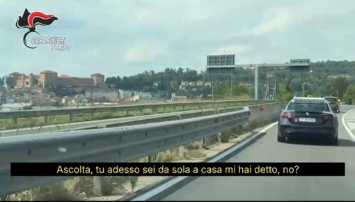 I carabinieri in aiuto di una giovanissima