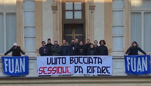 Protesta del Fuan in rettorato: &quot;Unito bocciata sessione da rifare&quot;
